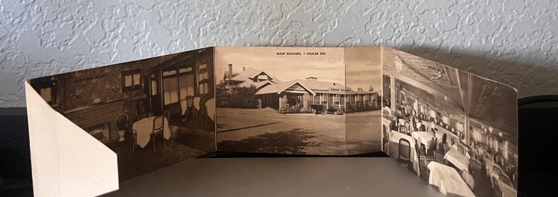 COLLOTYPE CO. FOLD OUT PANORAMIC SOUVENIR POSTCARD - 7 GABLES INN, MILFORD CT