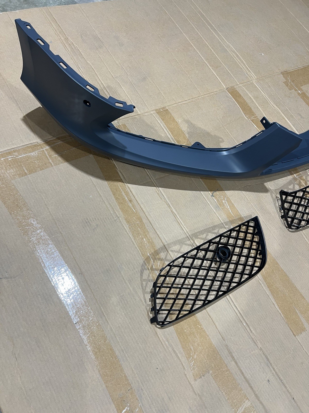 2012-2015 Bentley Continental GT GTC V8 4.0 Front Bumper Cover Lower Grille Set