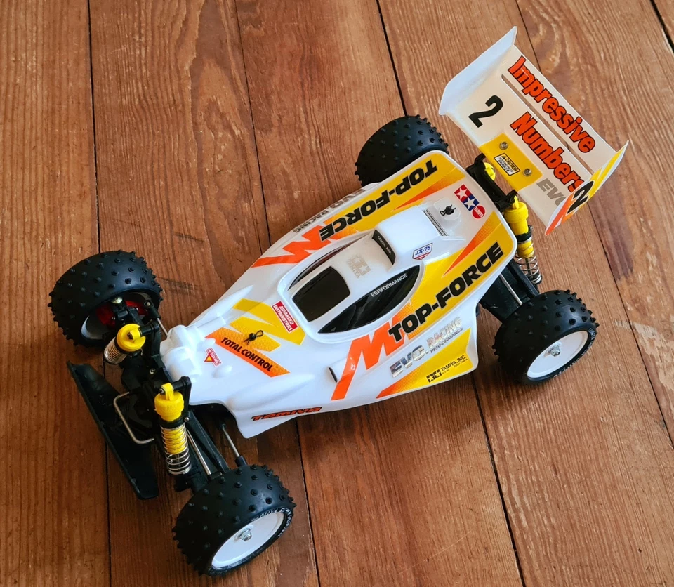 Tamiya Manta Ray 1/10 - 58087 (1990) mit TopForce Body 58362 (2005) - Bild 2 von 2