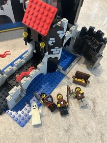 Lego Wolfpack Tower 6075 100% Complete With Box And Instructions **Rare**