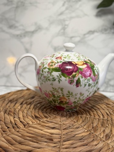Royal Albert Old Country Roses Chintz Tea For One Teapot Cup & Saucer - Picture 2 of 13