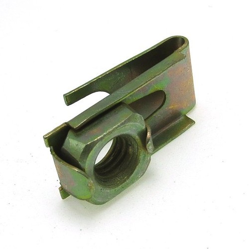 25 J Type Cage Nut 5mm Screw Size Zinc & Yellow Plated Metal Clip 24