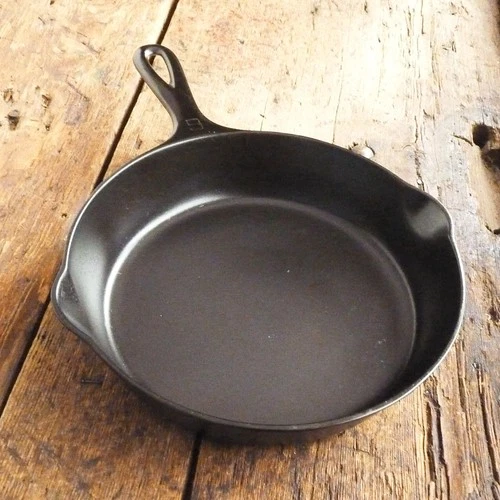 Vintage GRISWOLD Cast Iron SKILLET Frying Pan # 6 SMALL BLOCK LOGO - Ironspoon