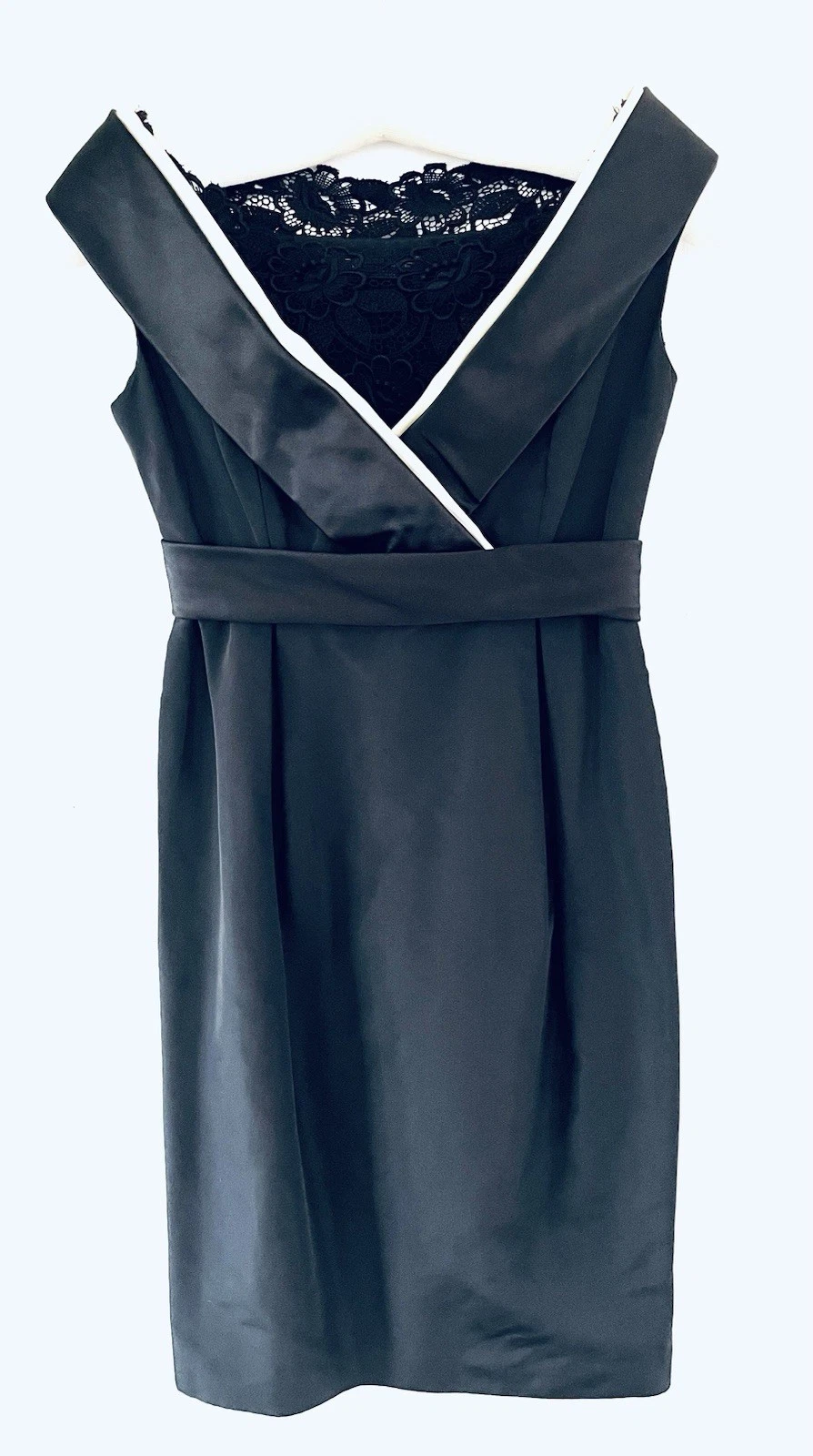 Alexander McQueen — Alexander McQueen Vintage 2006 Widows Of Culloden Silk and Lace Dress