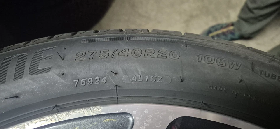 2x Bridgestone Sommerreifen 275/40 R20 - Bild 2 von 4