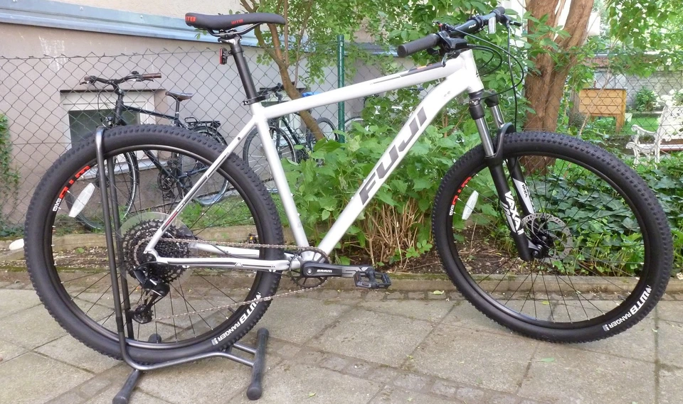 Fuji NEVADA 29 1.1 LTD SRAM Edition 17'' Satin-Silver - Bild 4 von 4