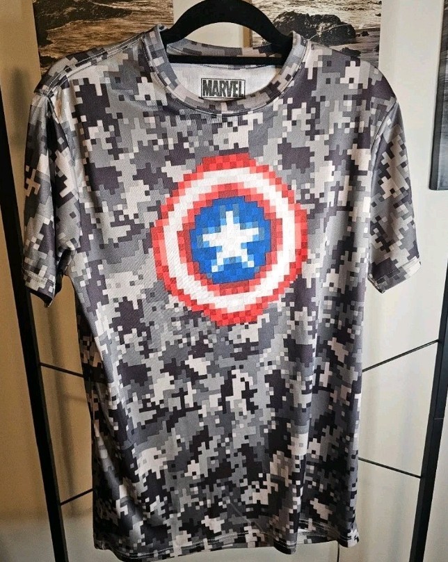 Captain America Shield Pixel Camo Marvel Avengers Mens T-Shirt Size M  