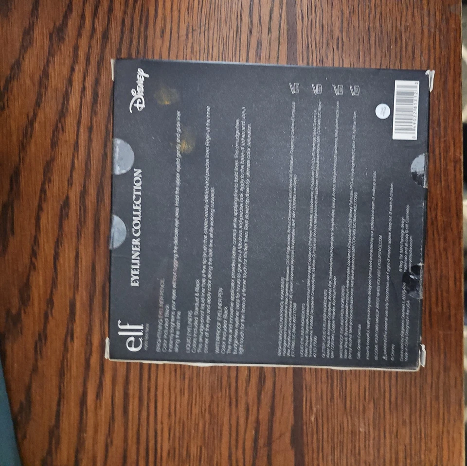 Colección de polaco y delineador de ojos Good vs Evil de e.l.f Let The Dream Begin de Disney Foto 3 de 3