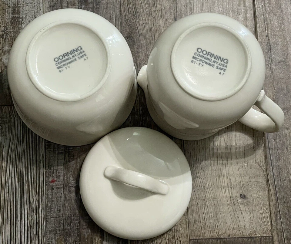 Vintage Corning Ware WHITE Cream and Sugar w/lid Farmhouse 81-TY A7 and 81-TY A7 - Image 4 of 4