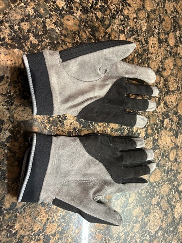 FootJoy RAIN GRIP Women's Glove (Pair). - Picture 2 of 3