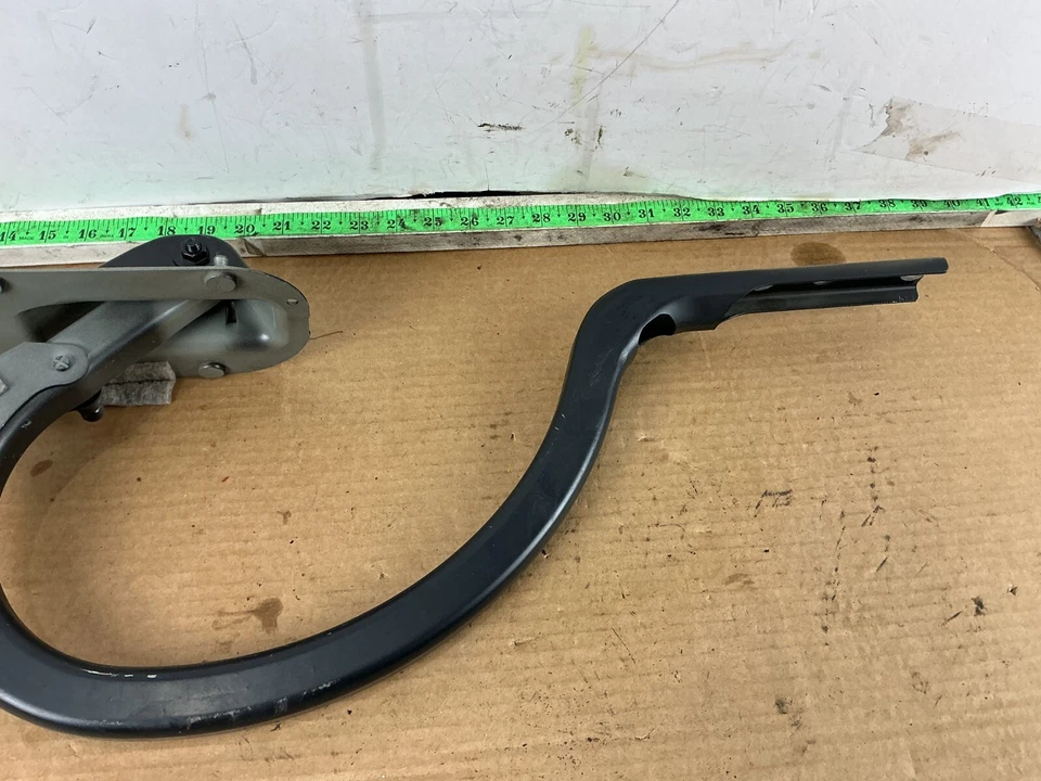 BMW 535i xDrive 2011-2016 trasero derecho maletero tapa bisagra soporte 7204238 OEM Foto 3 de 4