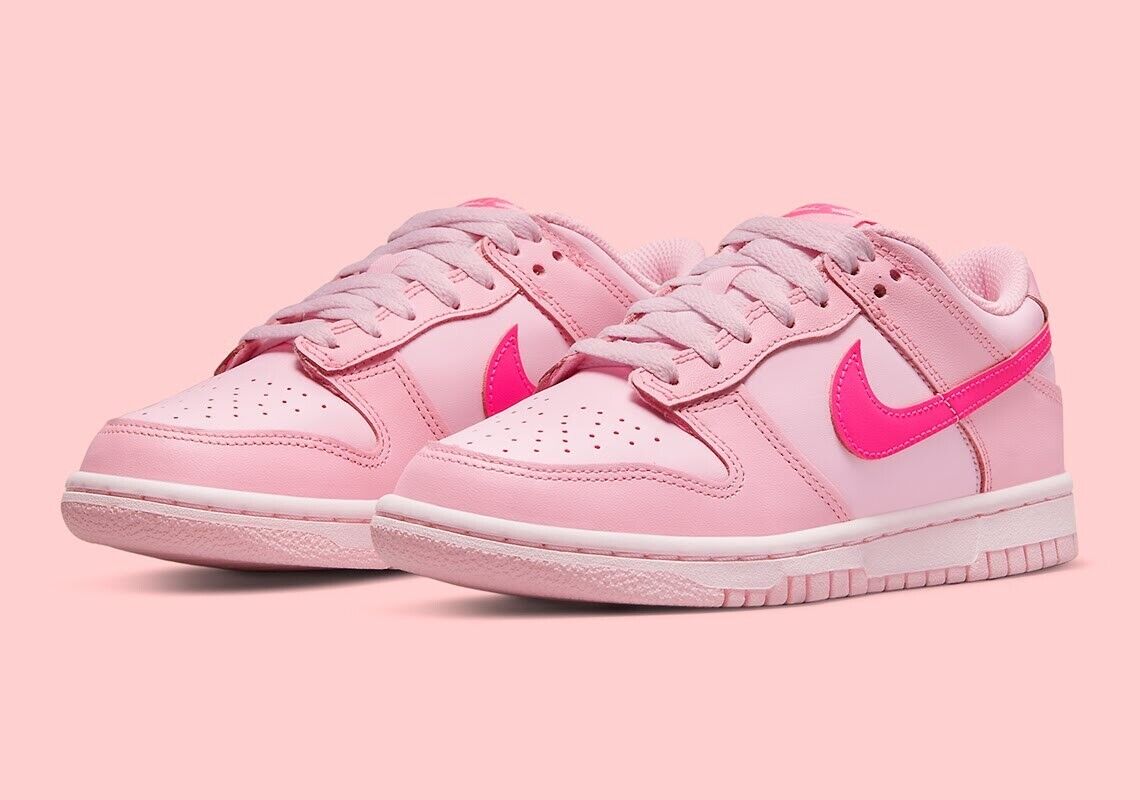Kid's Size 5y / Women's Size 6.5 Nike Dunk Low (GS) Triple Kid's Size 5y / Women's Size 6.5 Nike Dunk Low (GS) Triple