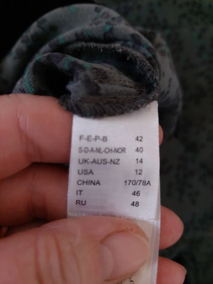 Falda Larga Satinada Verde Oscuro Estampada Línea A Talla 14 (16?) Foto 4 de 4