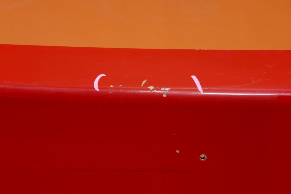 PARAGOLPES TRASERO PORSCHE 911 1974 1975 1976 ROJO OEM Foto 3 de 4