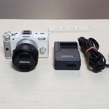 new first generation PENTAX Q white lens kit shot count below 30