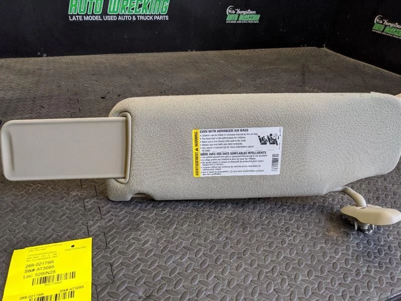 Passenger Sun Visor Illuminated Single Visor Fits 03-06 ESCALADE 1718441 Foto 2 de 4