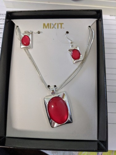 Mixit Halskette & Ohrringe Schmuck Set silber & roter Stein älter, klassische Qualität
