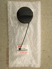 08 - 13 SUZUKI SX4 LE JA JX JLX FUEL TANK FILLER GAS CAP WITH TETHER BRAND NEW