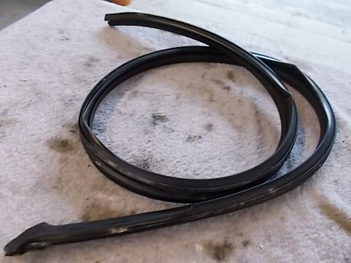 Mercedes W209 CLK EZ 02 Dichtung rechts  Dachzierleiste Halteschiene am Dach