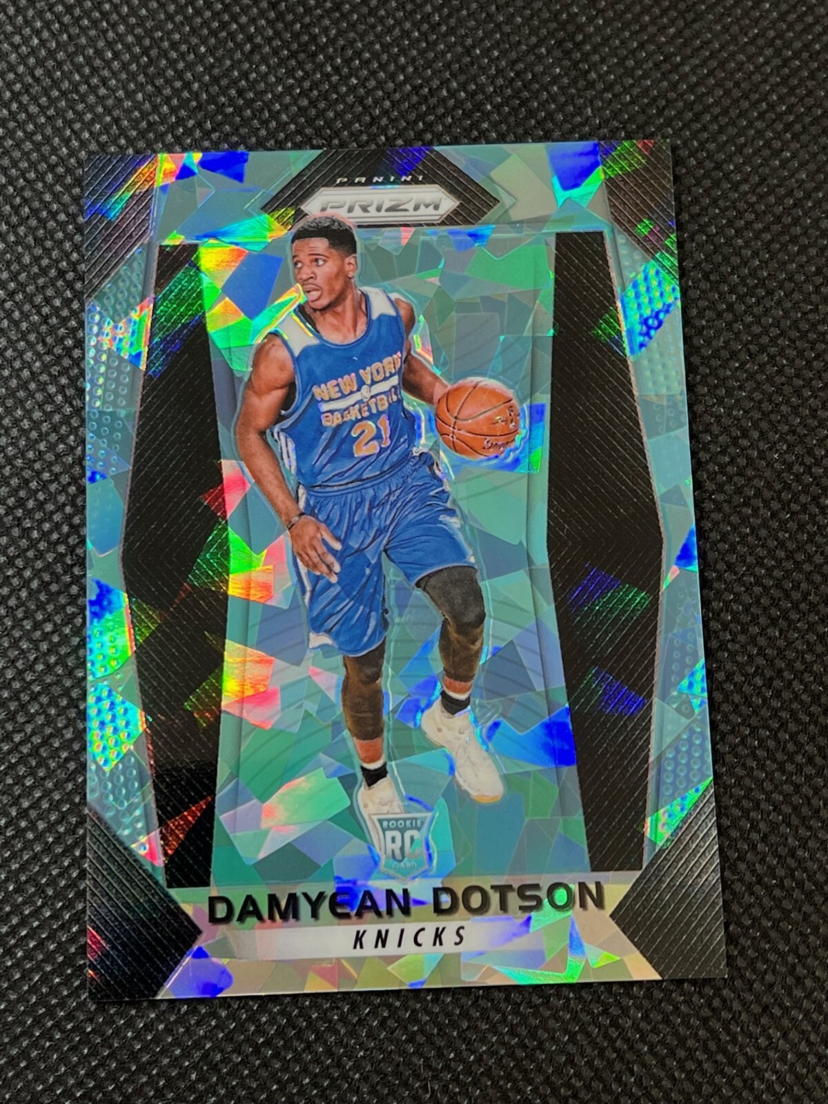 2017-18 Panini Prizm Damyean Dotson Blue Cracked Ice Prizm Rookie RC #/99 Knicks