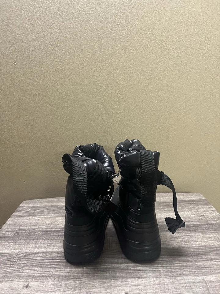 BOTAS DE INVIERNO MONCLER SUMMUS CINTURÓN DISEÑADOR TALLA 44.  ¡NUEVO!! Foto 2 de 4