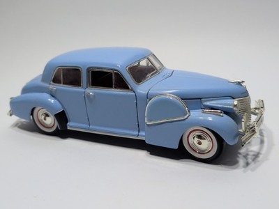  VINTAGE  Signature Models 1940 Cadillac Fleetwood, Sixty Special - Light Blue