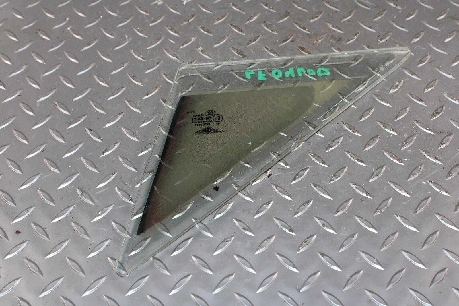 13-18 *DISCOLORED* Front Driver Side Left LH Vent Window Glass OEM Factory WTY