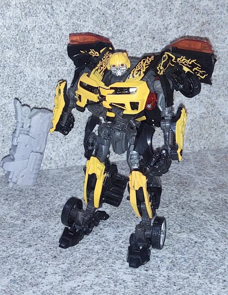 Transformers Dark of the Moon Cyberfire BUMBLEBEE deluxe dotm complete 2010 - Image 2 of 4