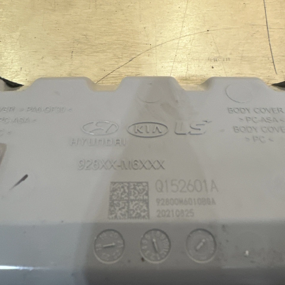 2019-2024 Kia Forte Gray Overhead Console Dome Lamp Light OEM 92800-M6010BGA - Image 4 of 4