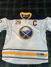New (w/tags) Buffalo Sabres White Jason Pominville XXL Reebok Jersey w/C.