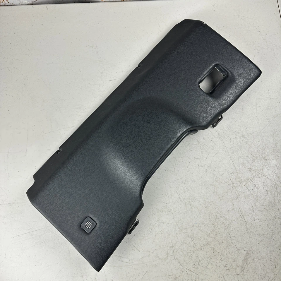 Chevrolet Corvette 2005-2013 lado izquierdo del conductor inferior rodillera panel de ajuste OEM Foto 3 de 4