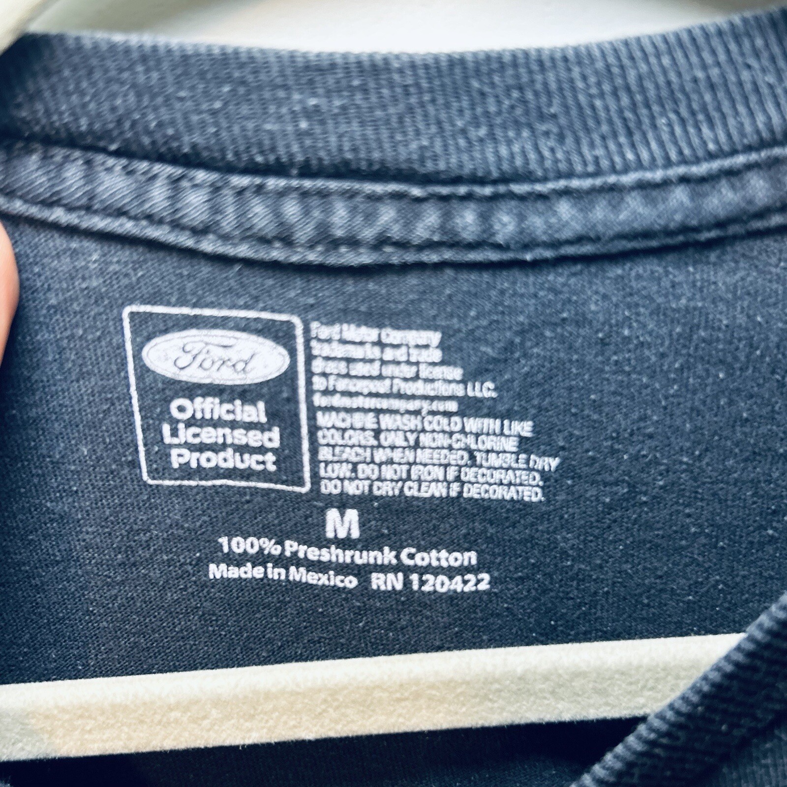 PONY T shirt effetto invecchiato logo Ford Mustang auto d'epoca con licenza ufficiale adulto taglia M