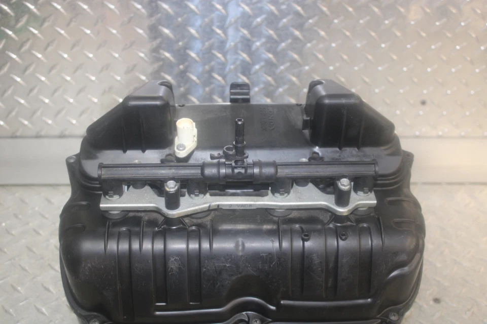 2007 HONDA CBR600RR AIRBOX AIR INTAKE FILTER BOX 17220-MFJ-D00 17240-MFJ-D00 - Image 2 of 4