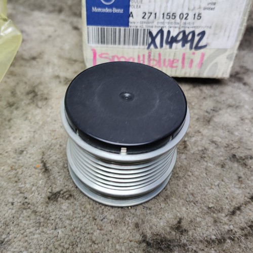 NEW Genuine Mercedes Alternator Pulley 2711550215 M271 W203 W204 W212 R171 W209 - Picture 4 of 6