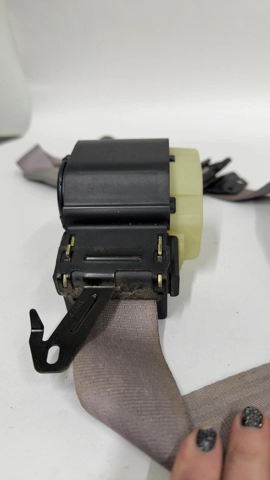 Ford Escort LH 2000-02 retractor de cinturón de seguridad delantero Foto 4 de 4