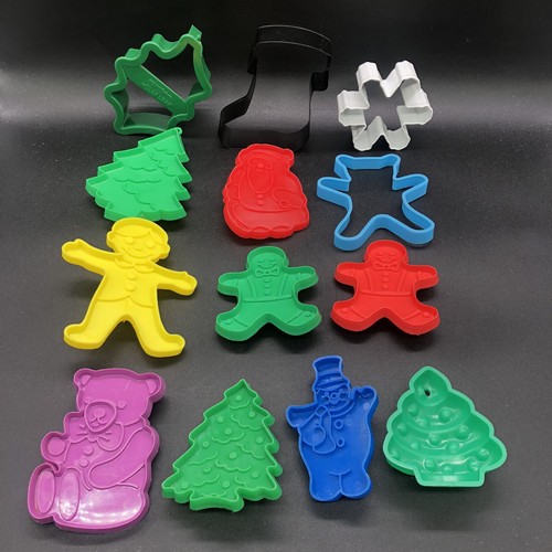 VTG 13 Christmas Cookie Cutters Metal Plastic Asst Shapes Warner Frosty Snowman