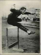 1928 Press Photo Steve Anderson, star American hurdler, takes his first practice