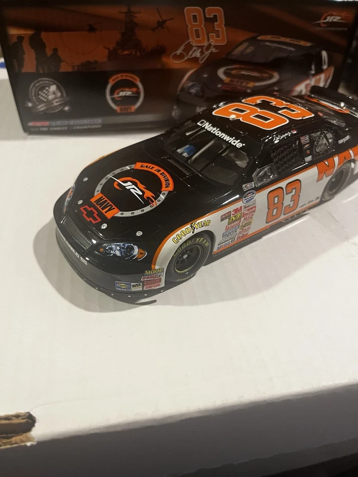 Dale Earnhardt Jr. 2008 Monte Carlo #83 Navy Jr. Division Foto 2 de 4
