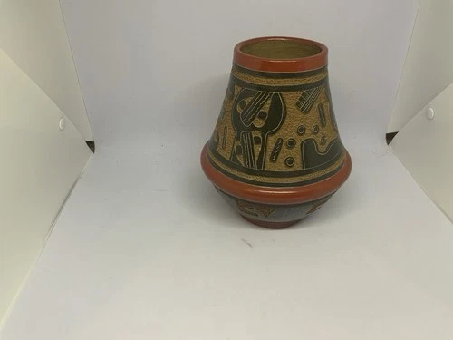Vtg. Handmade Nicaraguan Pottery Vase Signed Juan Paulino Martinez 