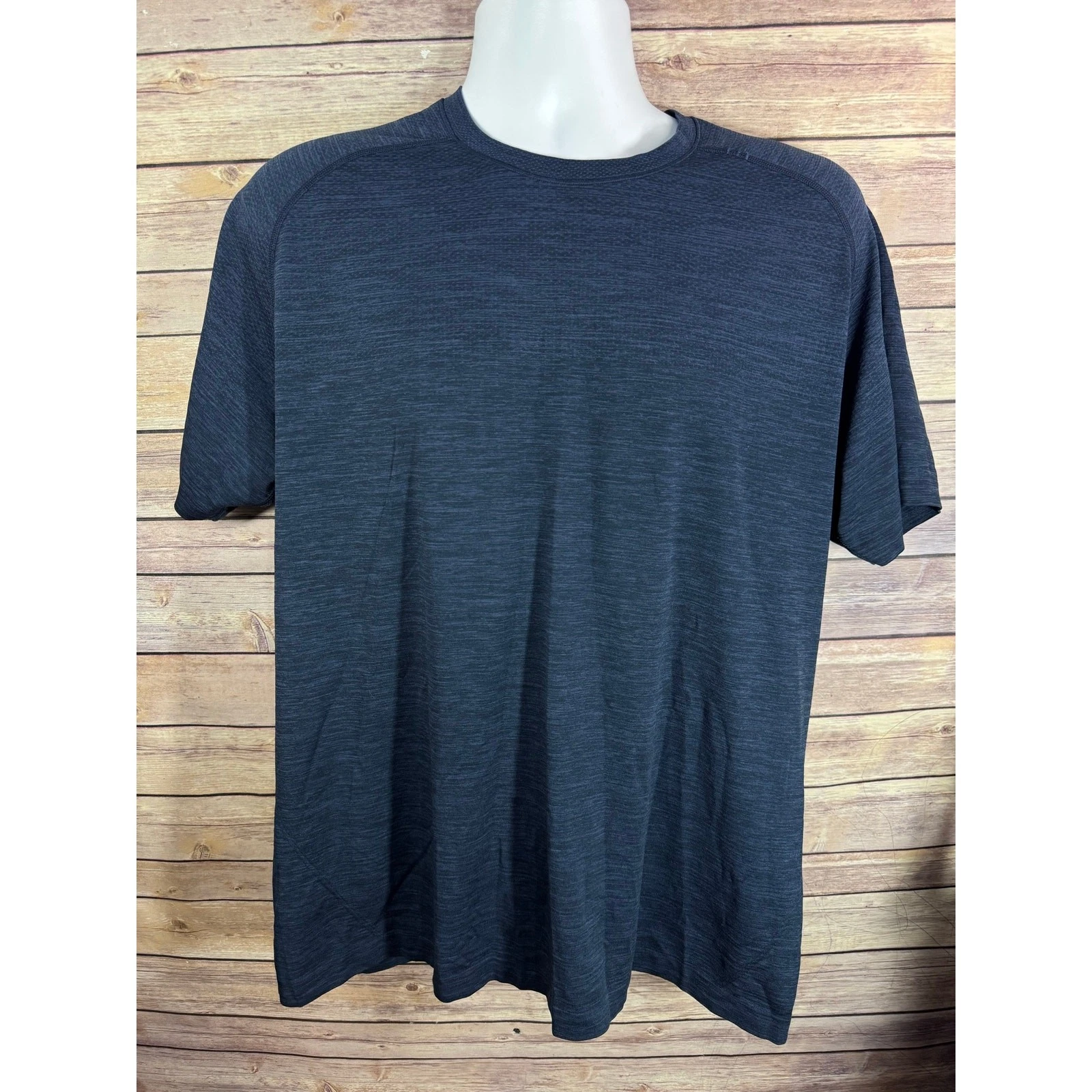 Lululemon Blue Short Sleeve Shirt Mens Size Large 22x28