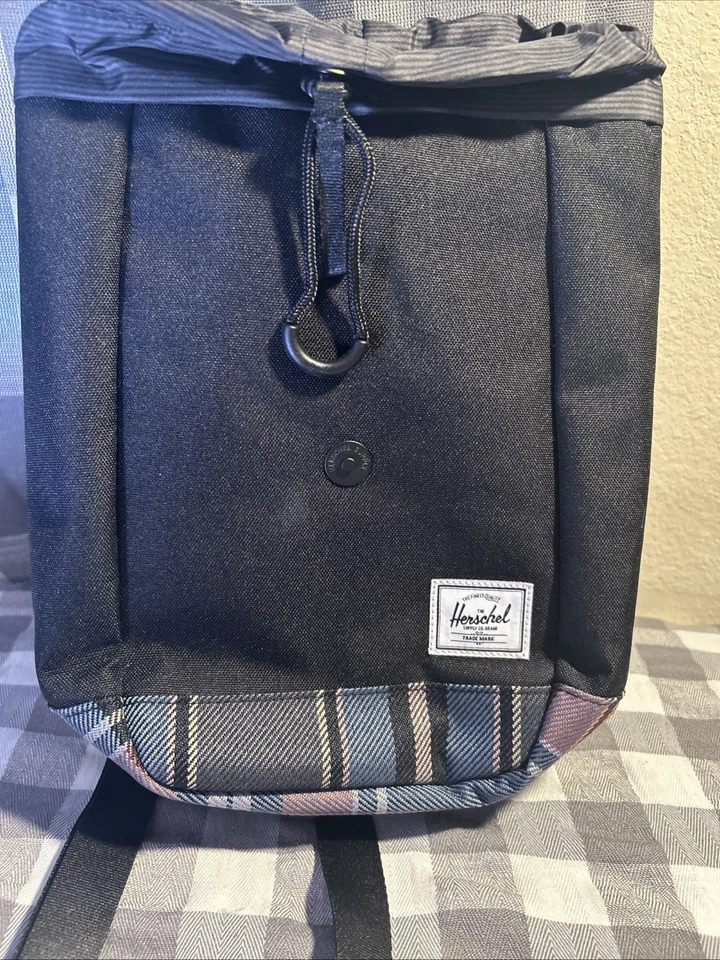 Herschel Supply Co Retreat Sling Bag. 5L Black Winter Plaid - Image 4 of 4