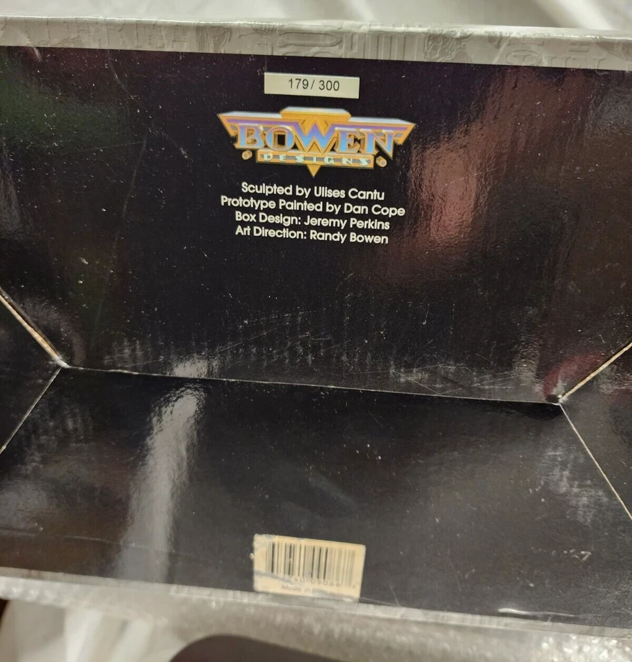 BOWEN DESIGNS CABALLERO NEGRO Cabo Rojo Variante #179/300 ESTATUA DE POLYSTONE Sideshow Foto 4 de 4