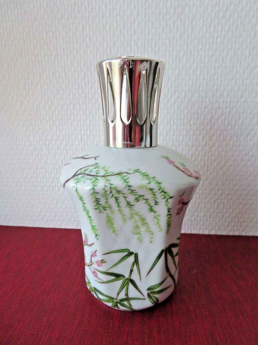 LAMPE BERGER EN CERAMIQUE BLANCHE MODERNE