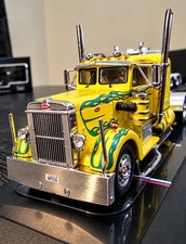 IXOAMERICA 1:64 1962 Peterbilt 350 - Yellow with Green Flames