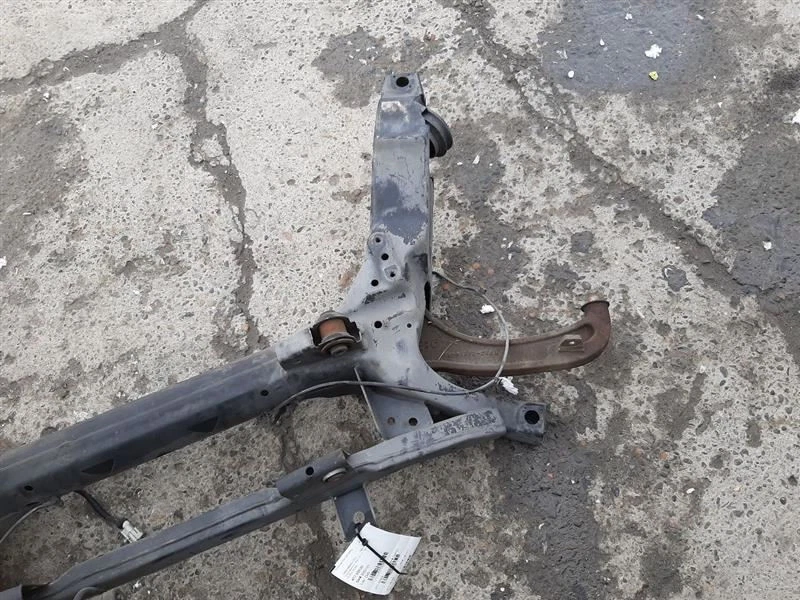 Ford Taurus X 2008 2009 travesaño trasero/marco K tracción delantera Foto 4 de 4