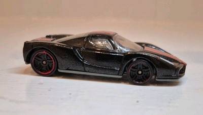 Hot Wheels Enzo Ferrari 2002 Mattel Red Lines Black Orange White