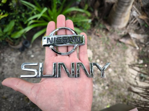 NISSAN SUNNY B13 Trunk Emblem Badge logo Set of 2 Genuine - Foto 2 di 18