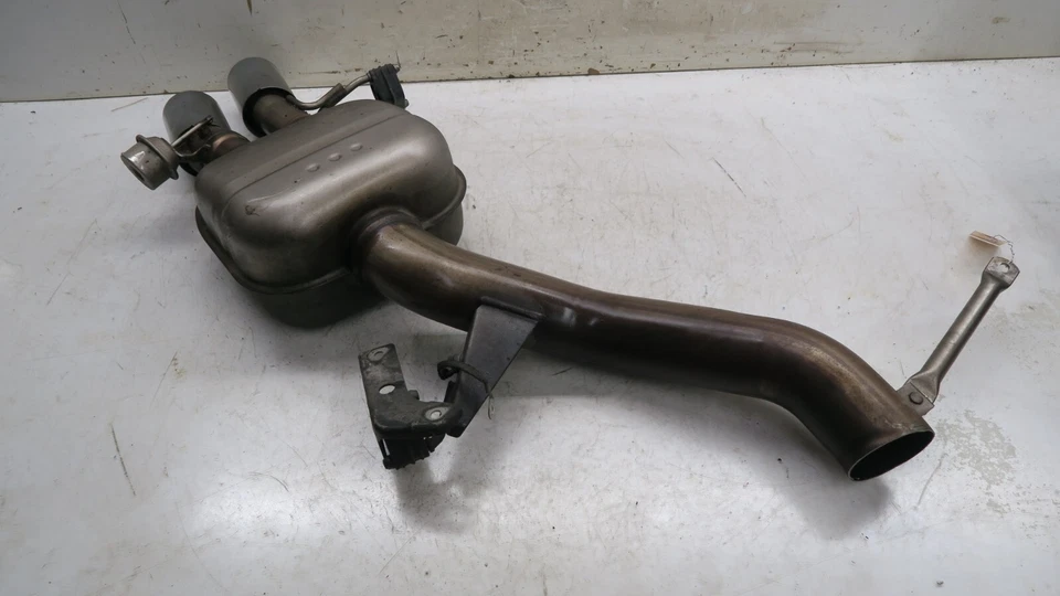 Silenciador de escape del lado del pasajero trasero derecho BMW M6 F12 2013-2018 OEM 7845462 Foto 2 de 4