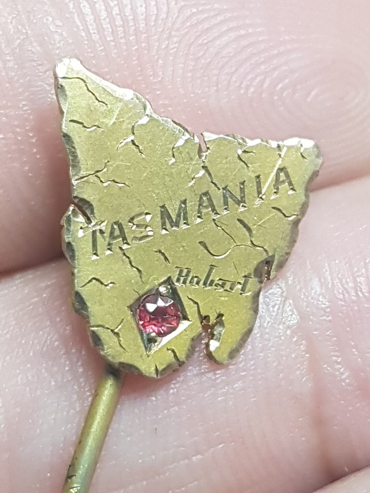 Antique 417 10K 10ct Gold & Ruby Map Of Tasmania Stick Stock Lapel Pin