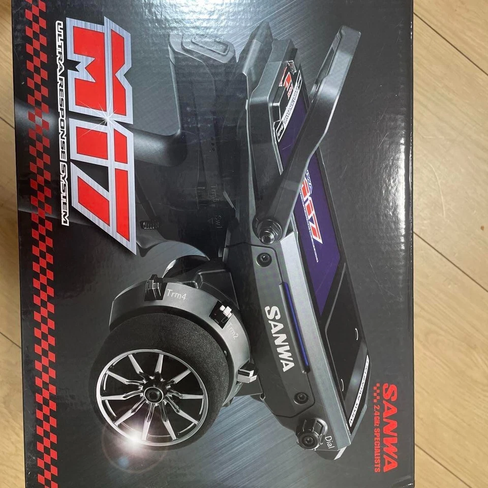 Sanwa/Airtronics M17 FH5 4-Channel 2.4GHz Radio System w/RX-493i SNW101A32465A - Image 2 of 4